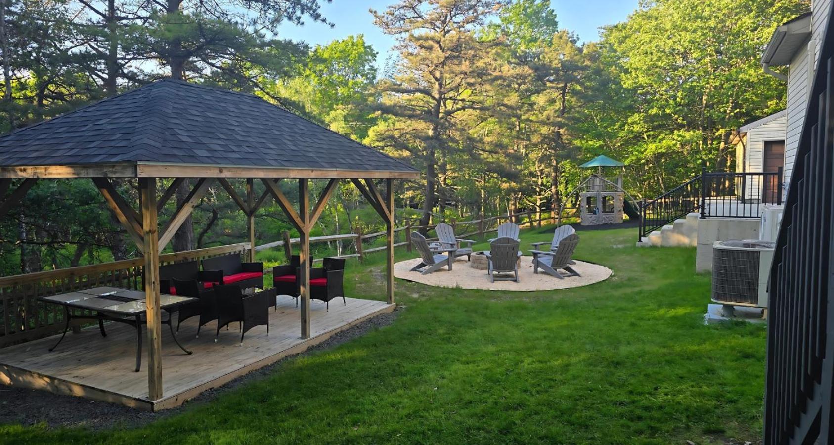 Peaceful Pocono Home With Hot Tub, Gym, & Office Long Pond Ngoại thất bức ảnh