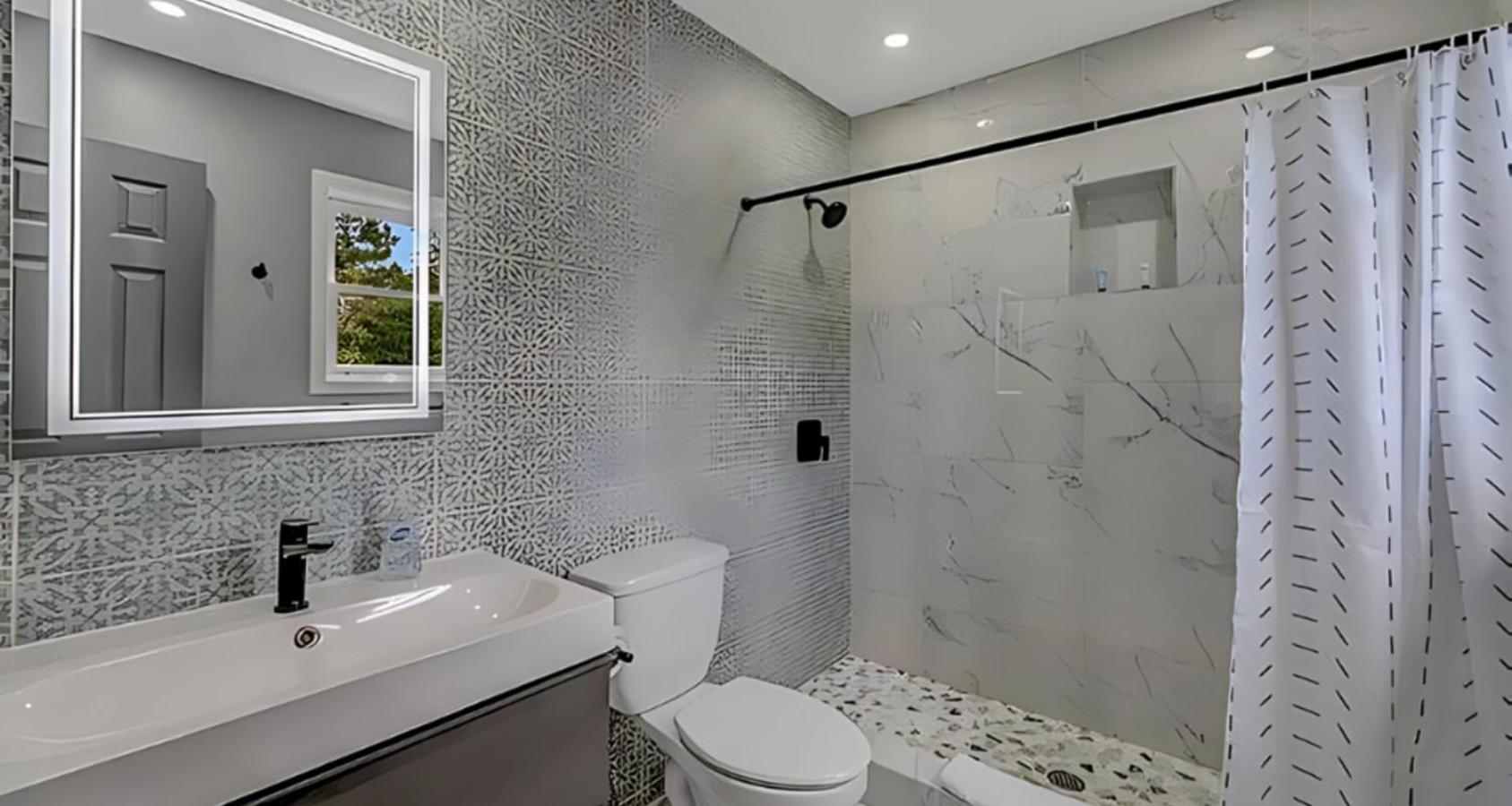 Peaceful Pocono Home With Hot Tub, Gym, & Office Long Pond Ngoại thất bức ảnh