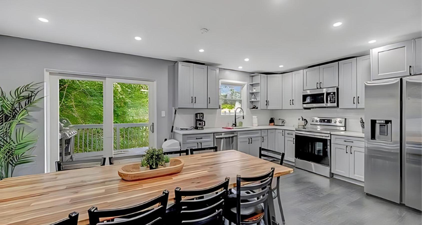 Peaceful Pocono Home With Hot Tub, Gym, & Office Long Pond Ngoại thất bức ảnh