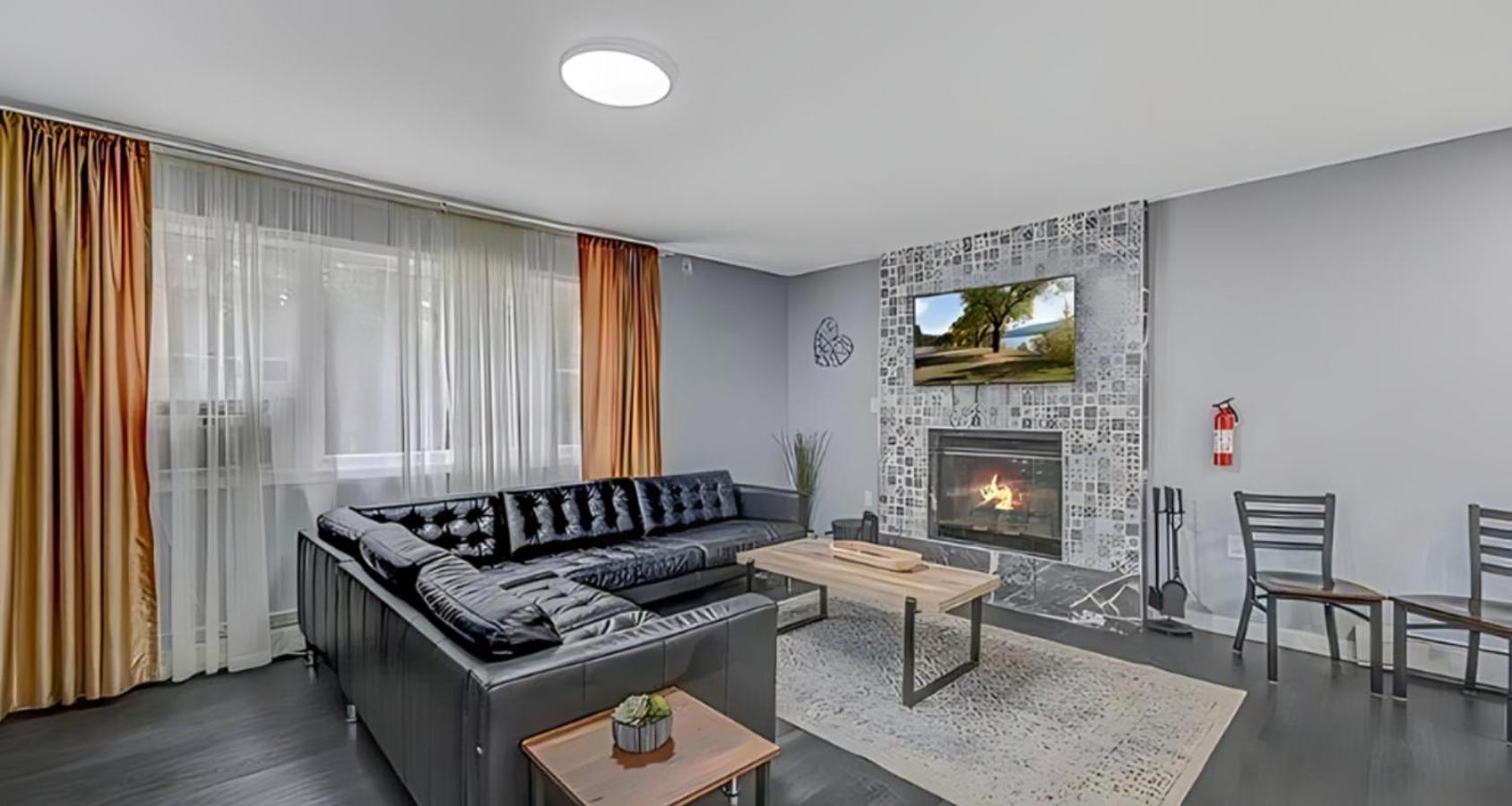 Peaceful Pocono Home With Hot Tub, Gym, & Office Long Pond Ngoại thất bức ảnh