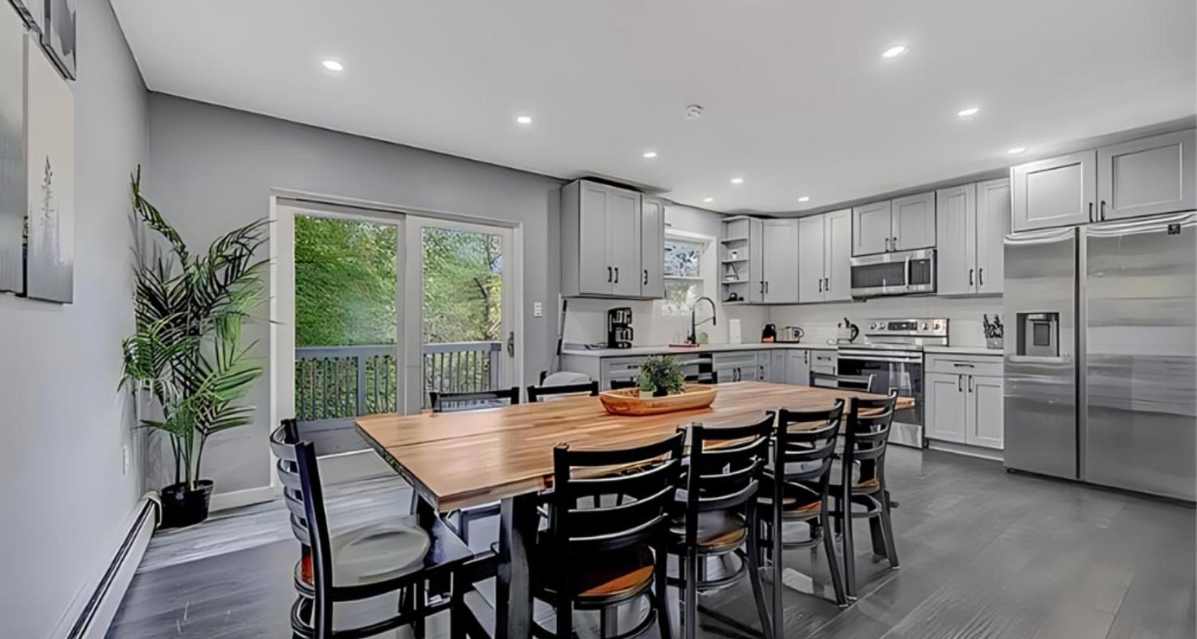 Peaceful Pocono Home With Hot Tub, Gym, & Office Long Pond Ngoại thất bức ảnh