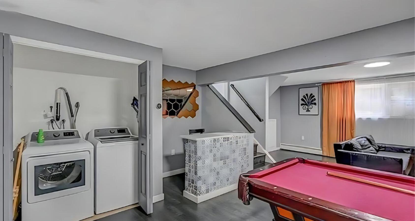 Peaceful Pocono Home With Hot Tub, Gym, & Office Long Pond Ngoại thất bức ảnh
