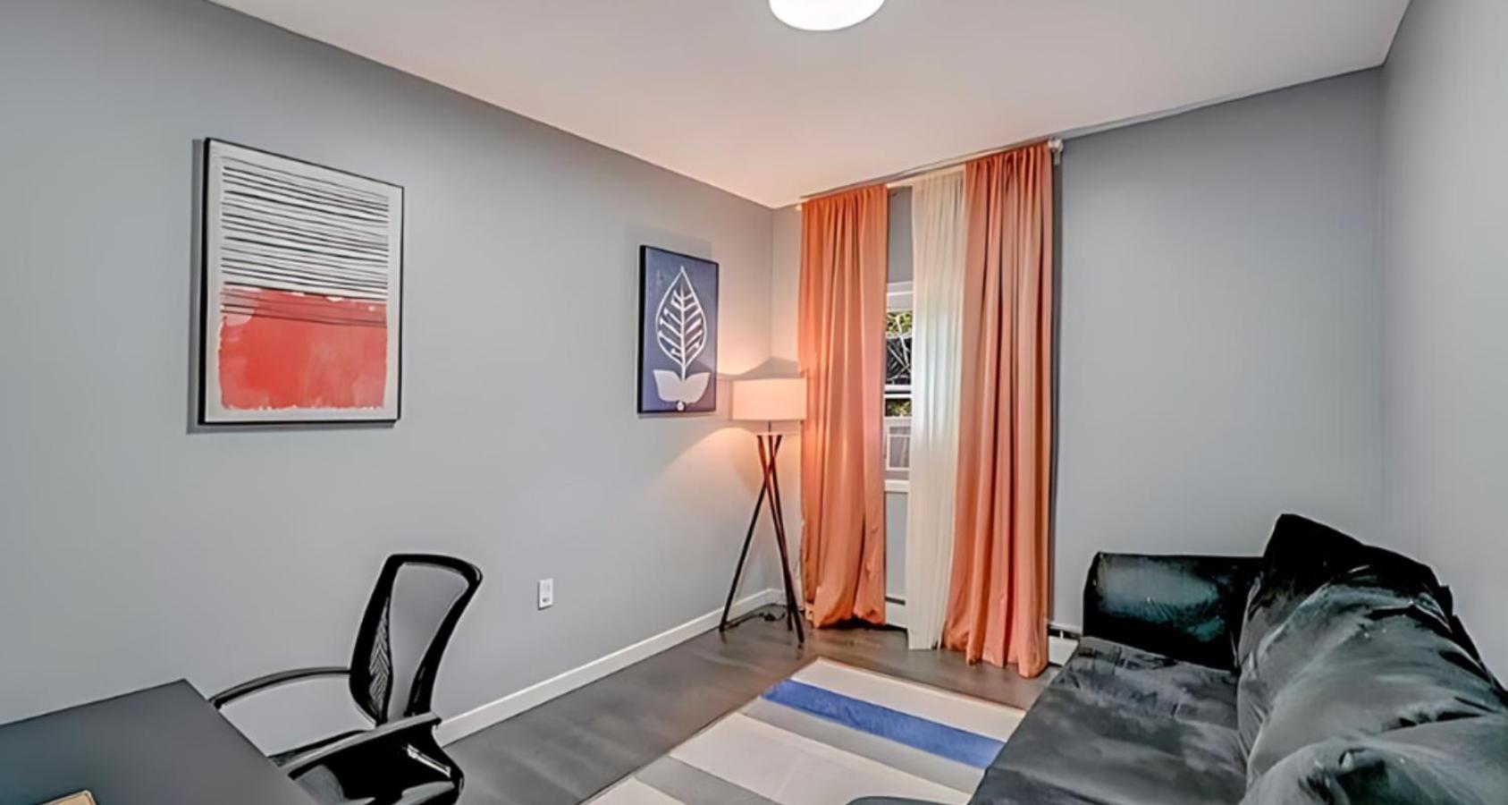 Peaceful Pocono Home With Hot Tub, Gym, & Office Long Pond Ngoại thất bức ảnh