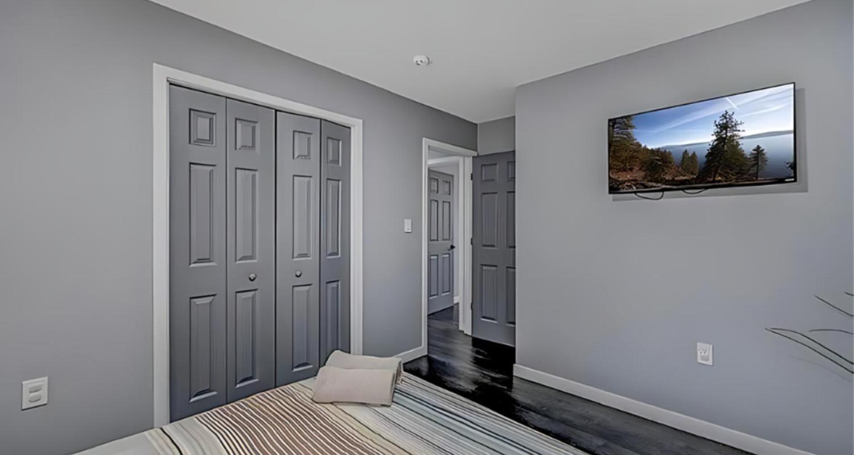Peaceful Pocono Home With Hot Tub, Gym, & Office Long Pond Ngoại thất bức ảnh